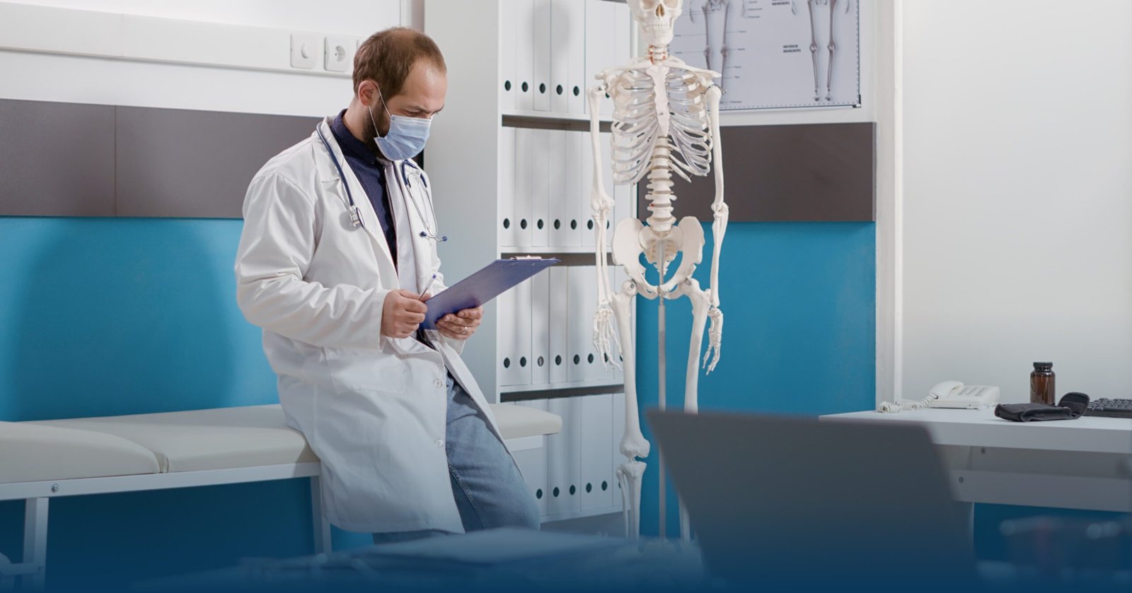 ცხადდება კონკურსი ტრამვატოლოგია-ორთოპედიის მიმართულებით ასოცირებული პროფესორის აკადემიურ თანამდებობაზე